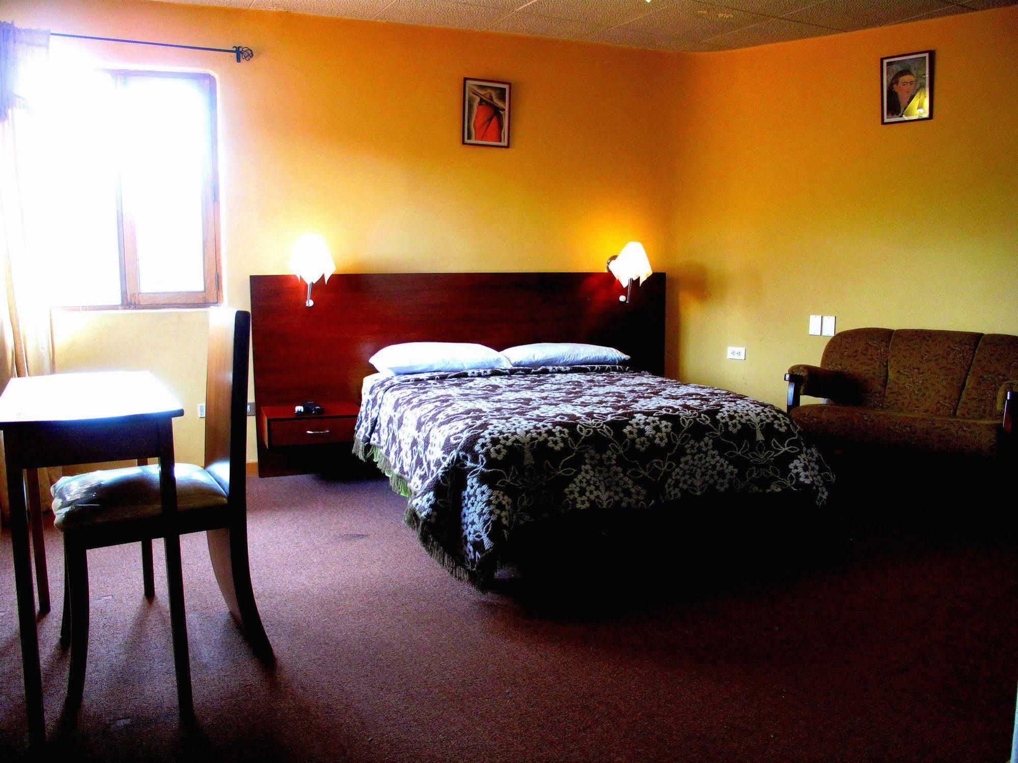 Aqua Hostal Mabel Cuenca Esterno foto